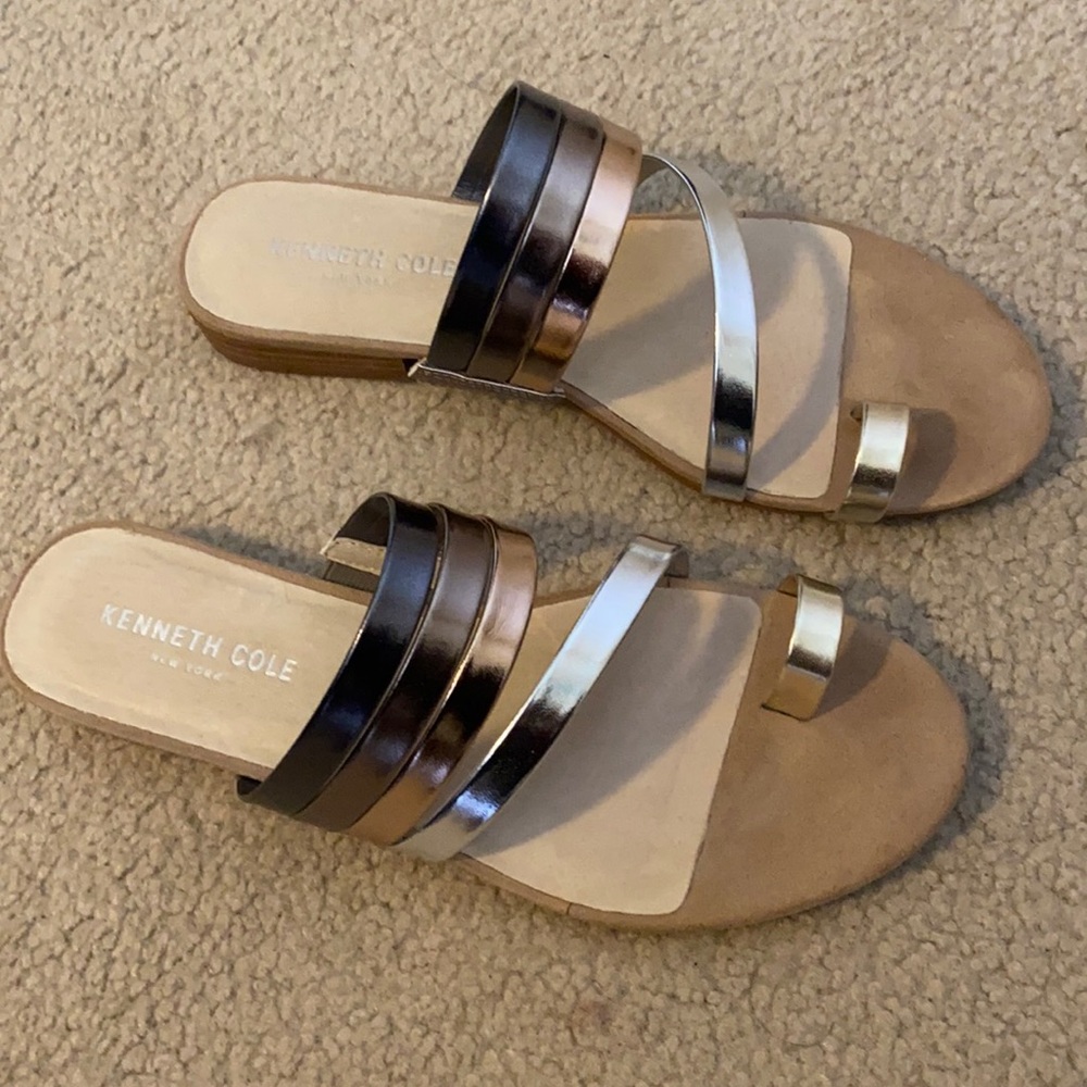 Kenneth Cole New York Valen Scroll sandal